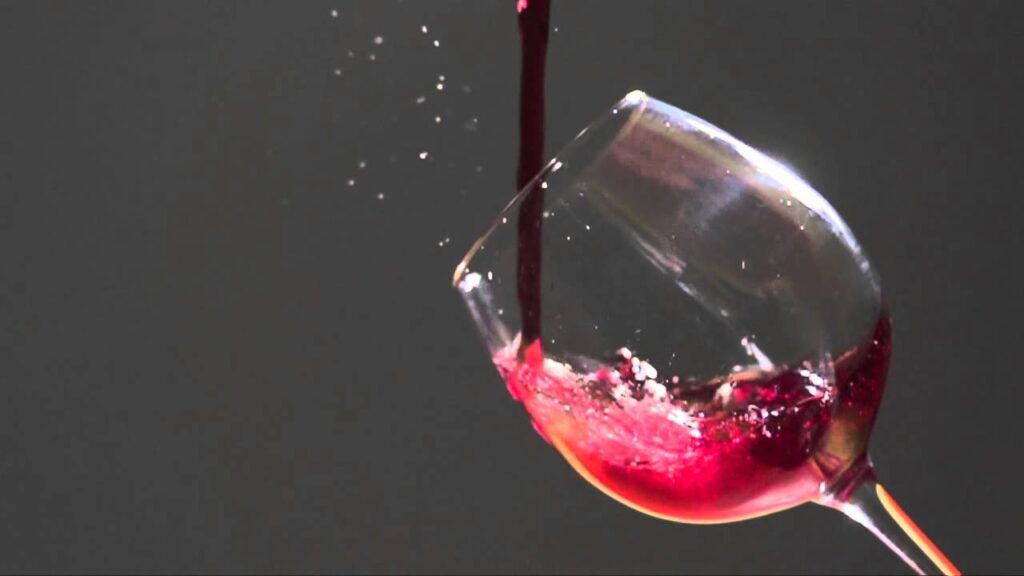 Descubre las copas de vino con marca de llenado: la clave para servir perfectamente