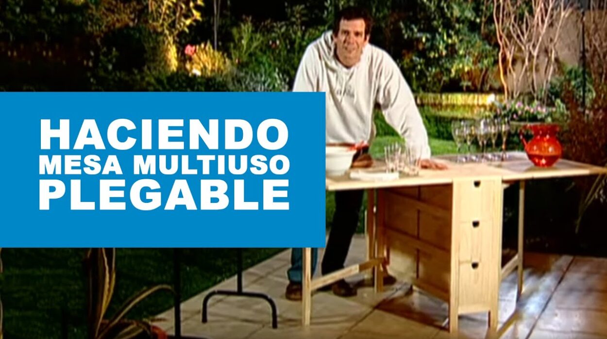 Descubre la versátil mesa plegable para cocina ¡con sillas integradas!